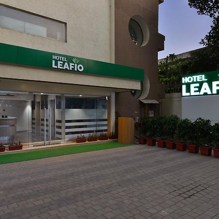 Hotel Leafio-Near Airport Мумбаи Экстерьер фото
