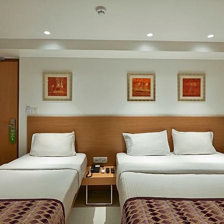 Hotel Leafio-Near Airport Мумбаи Экстерьер фото