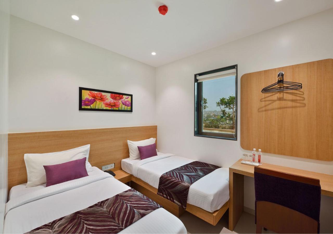 Hotel Leafio-Near Airport Мумбаи Экстерьер фото