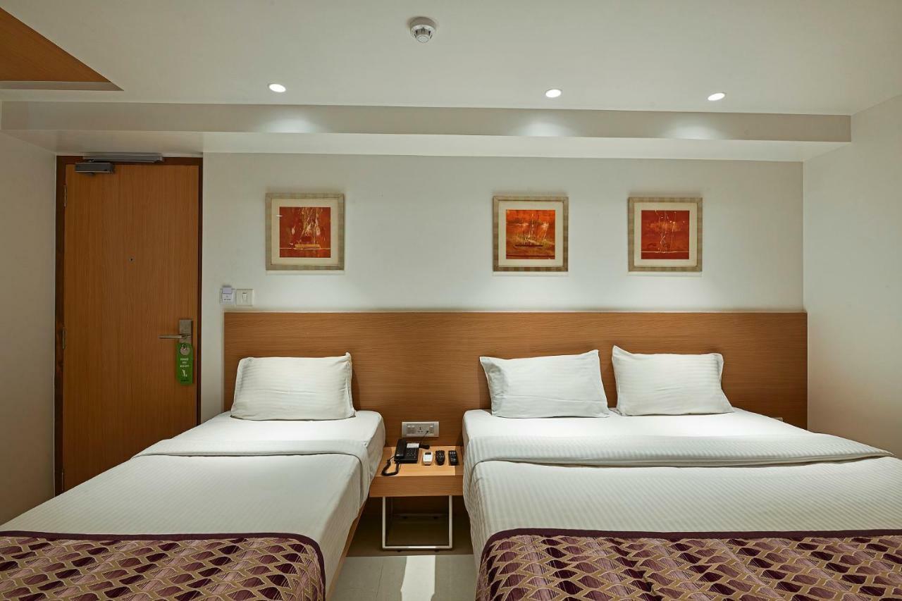 Hotel Leafio-Near Airport Мумбаи Экстерьер фото